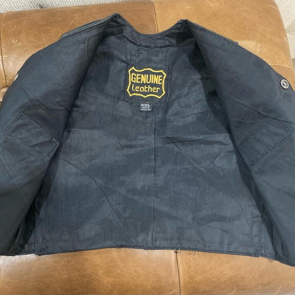 Kids vintage Leather Biker vest with (rare) Harley Davison bear on back patch - Picture 6 of 16